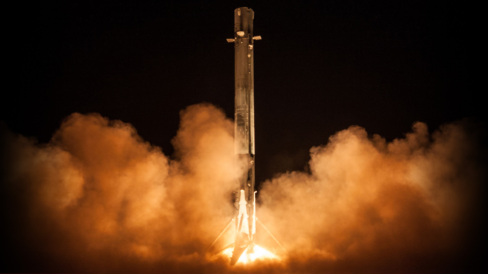 Cara SpaceX Menghemat Biaya ke Orbit Menggunakan Roket Reusable